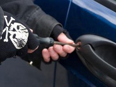 Συνελήφθησαν δύο νεαροί για κλοπές