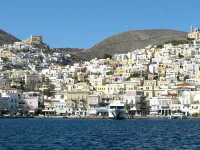 Προσάραξη πλοίου στη Σύρο