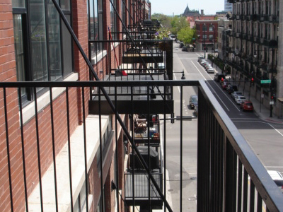 Αγοράκι σώθηκε από πτώση από τον τρίτο όροφο