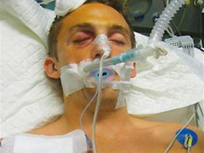 Ο Άγγλος ποδοσφαιριστής που έφαγε ξύλο στα Μάλια έστειλε επιστολή στον πρωθυπουργό