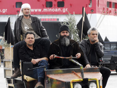 Στην Αθήνα -χωρίς τα τρακτέρ- οι αγρότες της Κρήτης