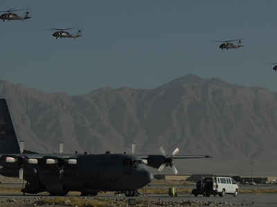 Ισχυρές εκρήξεις έξω από αμερικανική βάση στο Αφγανιστάν