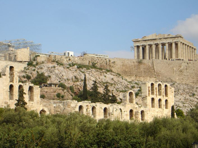 Έπεσε από την Ακρόπολη ο κοσμηματοπώλης που είχαν ληστέψει