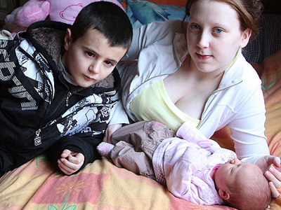 Σάλος στη Μ. Βρετανία με το 13χρονο πατέρα