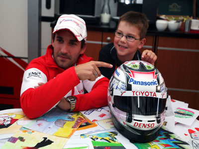 F1: O Timo Glock με νέο κράνος στο N&uuml;rburgring!