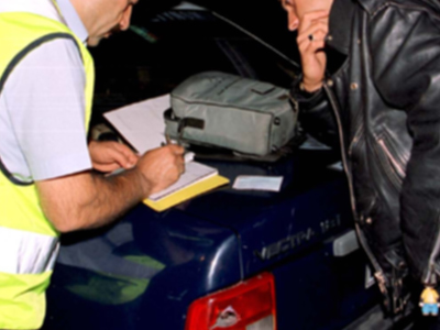 Γροθιές μεταξύ αστυνομικών και οδηγού