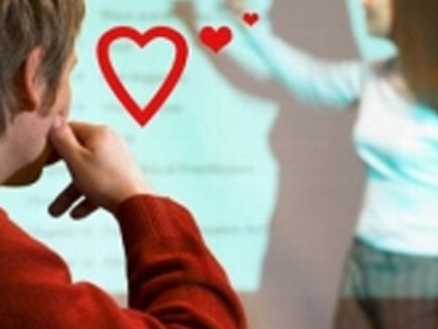 Δασκάλα έστελνε ερωτικά μηνύματα σε μαθητή