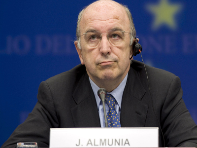 Βολές και από Χ Αλμούνια για τη διατίμηση στο λάδι