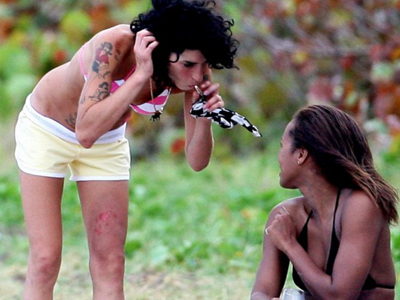 ”Ξανακύλησε” η Έιμι Γουαϊνχάουζ