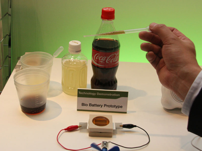 Η Sony επιδεικνύει μπαταρίες υγρών καυσίμων για φορητές συσκευές, καθώς και μπαταρίες που χρησιμοποιούν γλυκόζη. Ετοιμάστε την Coca-Cola σας για φόρτιση!