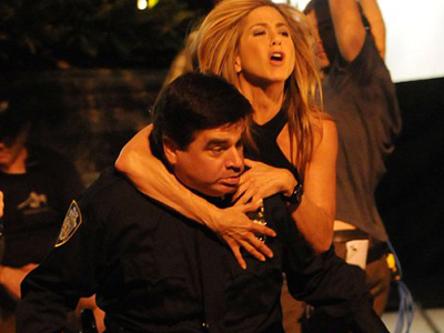 Η Τζένιφερ Άνιστον εν ώρα εργασίας