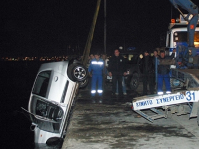 Οδηγός πέταξε το όχημά του σε λίμνη