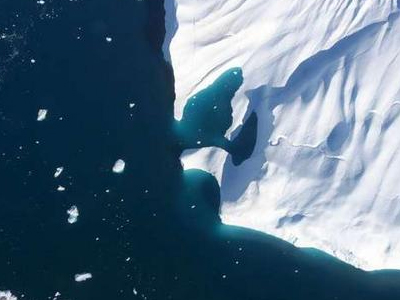 Επέζησαν ολόκληρη νύχτα στους πάγους