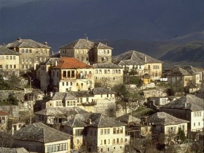 Έβαλαν λουκέτο στο ΙΕΚ της Μητρόπολης Αργυροκάστρου