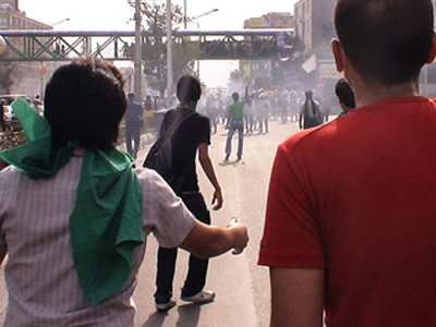 Επιμένουν οι φοιτητές, με βίαιες μεθόδους καταστολής απειλούν οι Αρχές