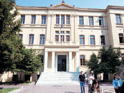 Νεαρή τοξικομανής πέθανε μέσα στο Αριστοτέλειο