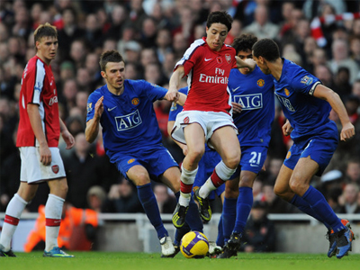 Μάντσεστερ-Άρσεναλ: «Μάχη» με άρωμα Πρέμιερ Λιγκ