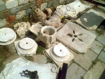 Χρυσοχόος πωλούσε αρχαία