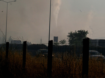 Πυρκαγιά στην Εθνική οδό Αθηνών Λαμίας Πυρκαγιά στην Εθνική οδό Αθηνών Λαμίας