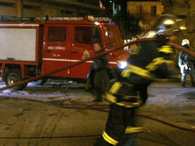 Μπαράζ εμπρηστικών επιθέσεων για δεύτερη συνεχόμενη νύχτα