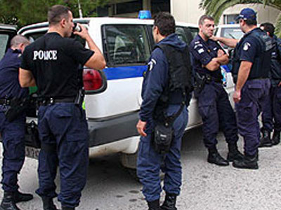 Συλλήψεις για ναρκωτικά, πλαστογραφία και αντίσταση