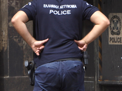 Του έκλεψαν το όπλο μέσα από το τμήμα