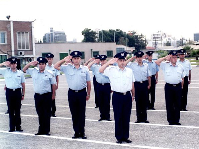 Είμαστε… χίλιοι δεκατρείς