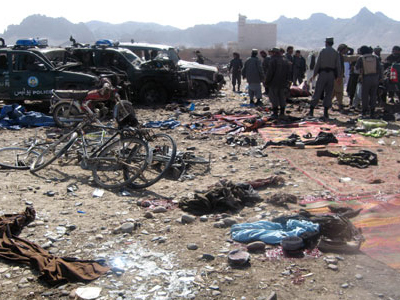 Καμικάζι στόχευε αστυνομικούς – σκότωσε αμάχους