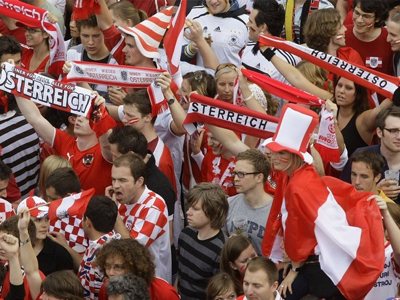 Πυροβόλησε Τούρκο φίλαθλο και παραδόθηκε