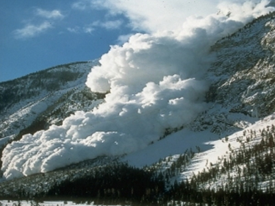 Χιονοστιβάδα παρέσυρε ανθρώπους στις αυστριακές Άλπεις