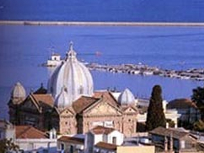 Διαρρήξεις στη ΔΟΥ και σε κοσμηματοπωλείο