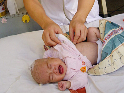 Τρίτο μωρό νεκρό, 6.244 τα κρούσματα από το μολυσμένο γάλα