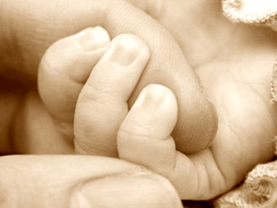 Ένα κοριτσάκι χρειάζεται τη βοήθειά μας