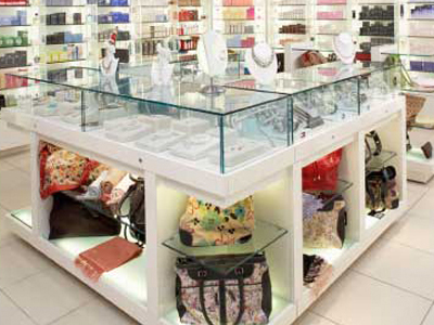 Δανείζονται «επώνυμα» αξεσουάρ μέσω του διαδικτύου