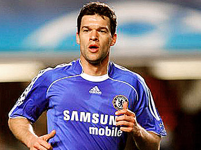 Παραμένει στην Chelsea για ακόμη ένα χρόνο ο Ballack