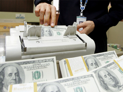 Αμετάβλητα τα αμερικανικά επιτόκια – χαλαρώνει η κρίση