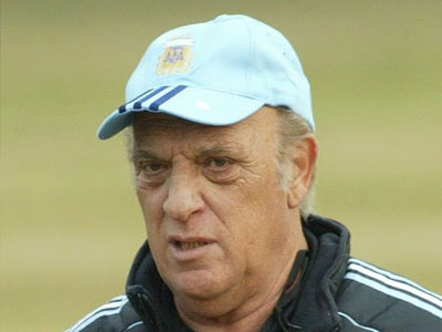 Επέστρεψε στη Boca Juniors ο Alfio Basile