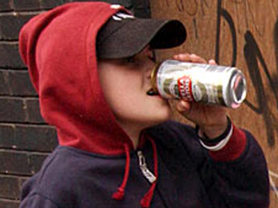 Ένα στα πέντε παιδιά πίνουν, καπνίζουν και παίρνουν ναρκωτικά