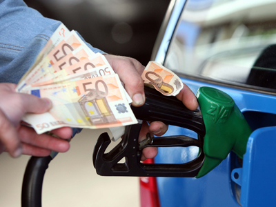 Η Ελλάδα δεύτερη ακριβότερη χώρα στο πετρέλαιο κίνησης