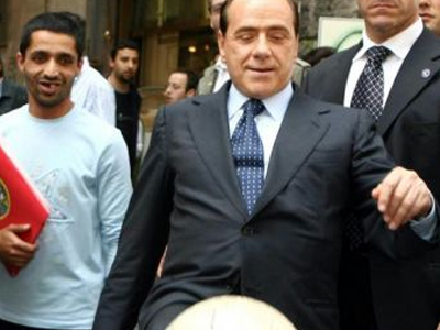 Προχωρά ακάθεκτος ο Σίλβιο Μπερλουσκόνι