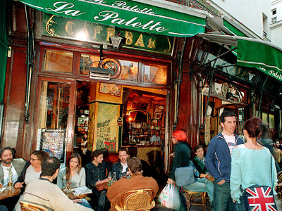 Μειώνεται στο 5,5% ο ΦΠΑ σε εστιατόρια και καφέ στη Γαλλία