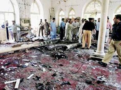 Πολύνεκρη βομβιστική επίθεση σε τέμενος στο Πακιστάν
