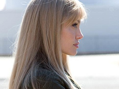 Η Αντζελίνα Τζολί έγινε ξανθιά