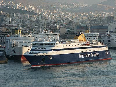 Δεμένα τα πλοία στον Πειραιά