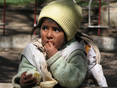 Παραλίγο να θάψουν ζωντανό το παιδί τους