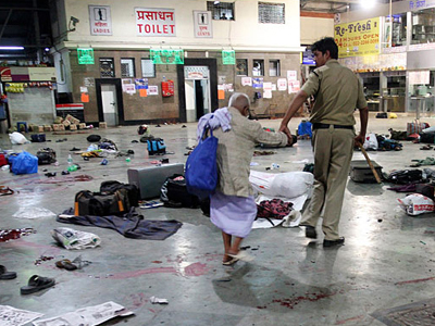 Εκρηκτικά σε σταθμό τρένων της Βομβάης