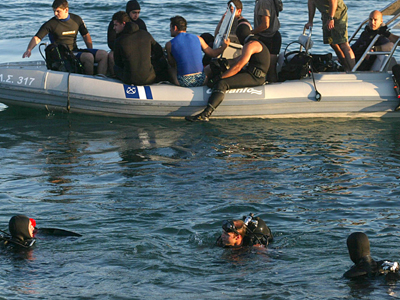 Τον βρήκαν νεκρό και δεμένο στο βυθό