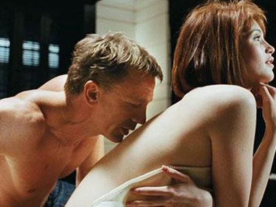 H ερωτική σκηνή του “James Bond”