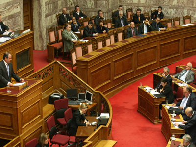 Πολιτικοί διαξιφισμοί για την ψήφο των αποδήμων