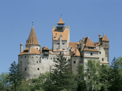 Ευπρόσδεκτοι όλοι ξανά στο κάστρο του «Δράκουλα»